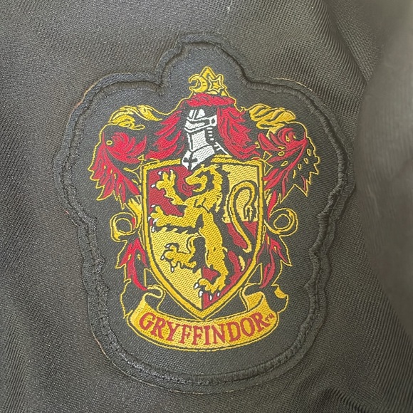 Hermione Dress and Gryffindor Robe (Harry Potter) - Picture 2 of 7